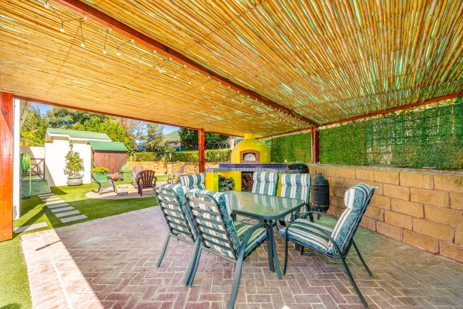 3 Bedroom Property for Sale in Bergsig Western Cape